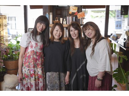 ラサ サヤンの写真