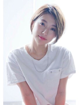 エイミー(Aimee) Aimee ナチュラルショート×アッシュグレージュ