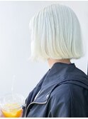 外国人風切りっぱなしホワイトブロンド