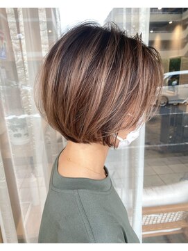 トリート 海浜幕張店(TREAT) ペールベージュ×丸みショートボブ