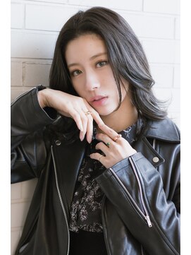 ノイン(noine) グレー系ヘアカラーでどこか儚い、優しげladyに。６