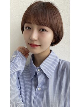 ディーエックス スリー(Dxxxx III) 薄めバング小顔カットヘルシースタイル艶髪ショコラアッシュ