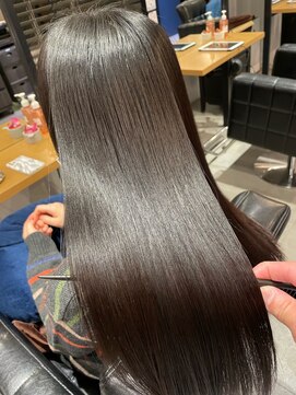 ライフ(LIFE) 髪質改善ヘアエステ/縮毛矯正/ストレート/イメチェン/フェミニン