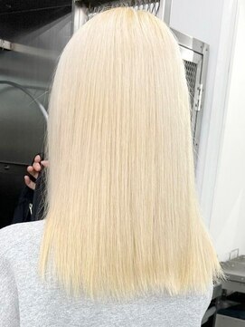 ウィコ 新宿(WICO) ホワイトブロンド[新宿駅/デザインカラー/シルキーベージュ]