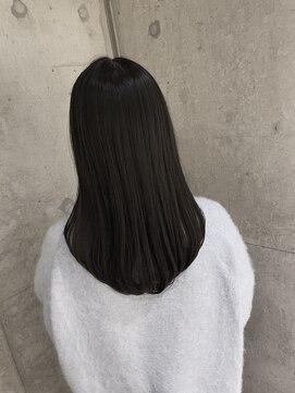 リビンバイアフロート(Livin by afloat) ミドルレイヤー　ストレート　暗髪グレージュ　おおたかの森