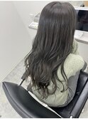 オリーブグレージュ