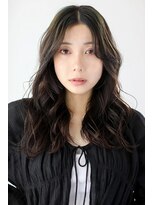 ガリカ 両国(Gallica)&nbsp;無造作に揺れるカールに透け感のあるオリーブカラー