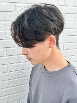 ヒュイル バイ ニアウ(Hwyl by Niau) メンズマッシュセンターパートスパイラルパーマニュアンスパーマ