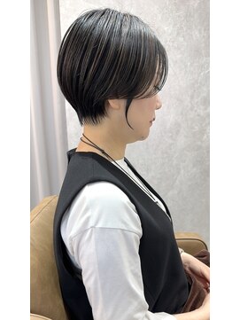 ヘアーズ ブランカ(hair s Branca) 美しいシルエットの大人ショート