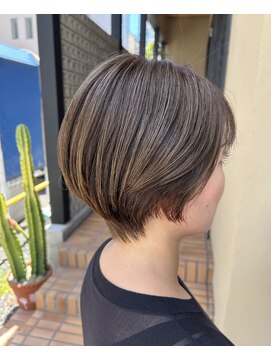 耳にかけても◎すっきりショートカット