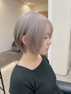 セイル(Sail) 外国人風ホワイトグレージュボブ