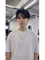 アフィナー 新宿(Afinar)&nbsp;メンズセンターパートハイライト髪質改善レイヤーカット/新宿駅