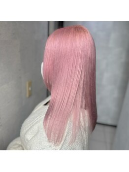 ミー 新宿(MII)の写真/【新宿駅から徒歩3分】理想の仕上がりやライフスタイルまで考慮し、思わず触れたくなるストレートヘアへ♪