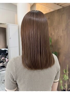 零秒女髪 千里丘店 艶とまとまりが際立つ大人上品セミロング髪質改善艶髪艶感