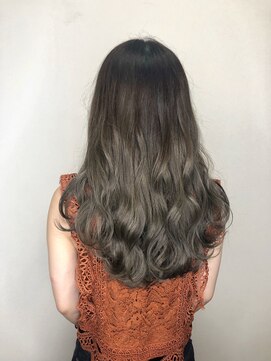 トータルビューティーサロン プリエ(prier) バックコーミンググラデーションカラー　ニュアンスカラー