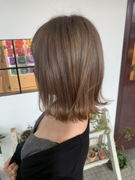 浪漫館 アプリーレ(APRILE) 切りっぱなし　ハイトーンカラー　透明感　外ハネ