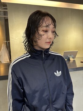 ニキータ(Nikiita) 黒髪×パーマ