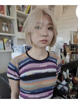 グリフィカ(grifica)&nbsp;White blond×layer bob