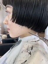 開放感のある空間で一人一人にフィットしたヘアスタイルを提供します
