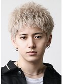 金髪ハイトーンカラースパイキーショート