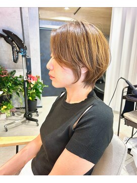 ヘイリー(HAILEY) 【大人ショートカット】ひし形ショートボブ前髪あり20代30代40代