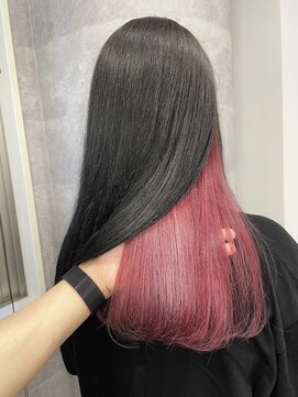 ルーブ トウキョウ(Loob. TOKYO) デザインカラー黒髪インナーカラーピンクアンブレラカラー韓国