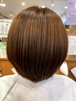 お客様の地肌と髪を考え、ダメージレスで髪にやさしい薬剤を使用♪頭皮への刺激が気になる方にも◎