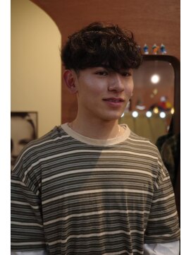 エディ(Edy) メンズマッシュ波巻きスパイラルパーマ外国人風眉毛カット岡山