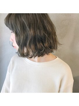 ミント(mint) 赤み除去、カーキグレージュ&ふわボブ♪