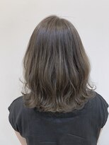 ケリーズグリーン(Kelly's Green)&nbsp;外ハネ × くすみカラー