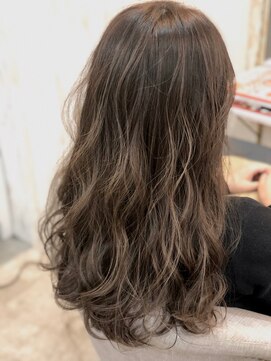 ジーナ 札幌(Zina) 【Zina札幌】イメチェン毛先パーマ耳かけ×フォギーベージュ