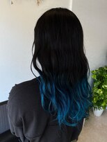 トイロ(TOIRO) 【TOIROで叶える】一際目を引くオーシャンブルーカラー