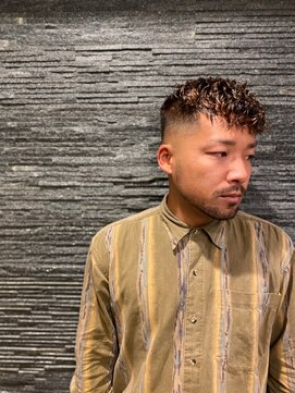 プレミアムバーバー 原宿店(PREMIUM BARBER produce by HIRO GINZA) スキンフェード×スパイラルパーマ