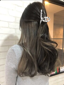 ヒールヘア 堀江店(HEAL HAIR) グレーインナーカラー