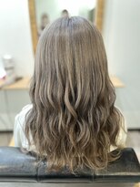 ラビス クローバー(Lovis clover) グレージュカラー ロングヘアー