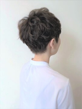 ロサアスール(rosa azul) クビレ大人ショート☆ニュアンスパーマ