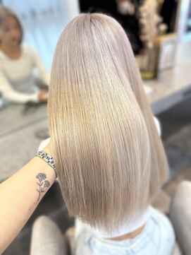 ラビス 浦和(Lovis) 黒髪カタログ/ボブルフ/ネビージュ/ワンレン/スペインカール