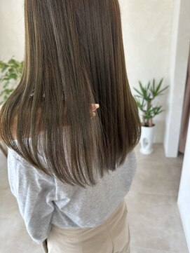 イルプロム 御厨店(illuprom.) オリーブ