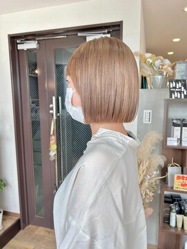 ヘイリー(HAILEY) 【大人可愛い】切りっぱなしボブ/前下がりボブ20代30代40代