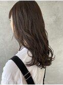 グレージュ×くびれレイヤーミディアム