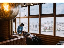 シリー 浦添店(SILLY)の雰囲気（海が見えるシャンプーブース）