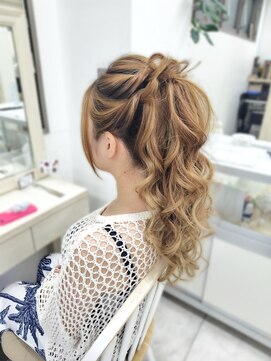 リサ 恵比寿(risa.) フワフワポニーテール