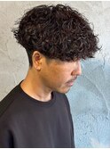 MEN'S HAIR/サーフカール／刈り上げセンターパート/伊勢崎