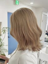トイロ(toiro) レイヤーカットミルクティーベージュブリーチなしダブルカラー