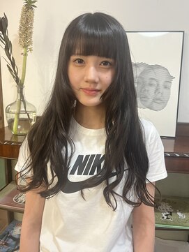 ヘアーアイストゥーレ(HAIR ICI TRE) ロング　前髪　ぱっつん　ふわふわ　担当阿知波