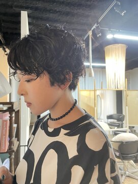 スイウ(suiu) 黒髪ショート×ニュアンスパーマ