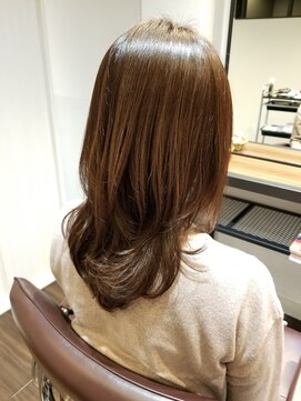 プレムローザ(Premurosa) セミロング レイヤースタイル