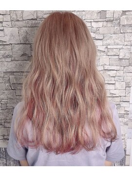 ルイス(L'wis) 王道kawaii♪ベージュ×ピンクのインナーカラー【L'wis 乙津】