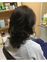 プランタニエ&nbsp;クセを生かした大人女性のウェーブヘア