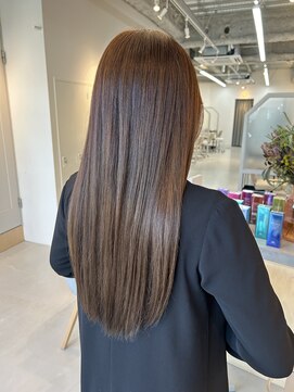 シダ(sida SAIIN) 【牧内】ミルクティーベージュ/ロングヘア/20代30代